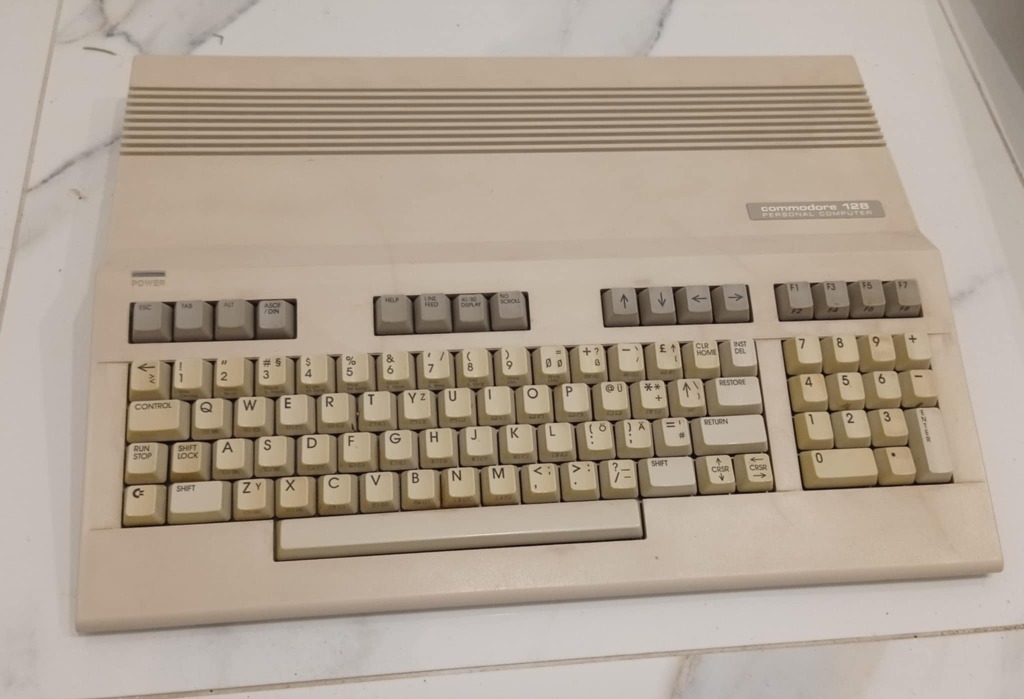 Commodore C128