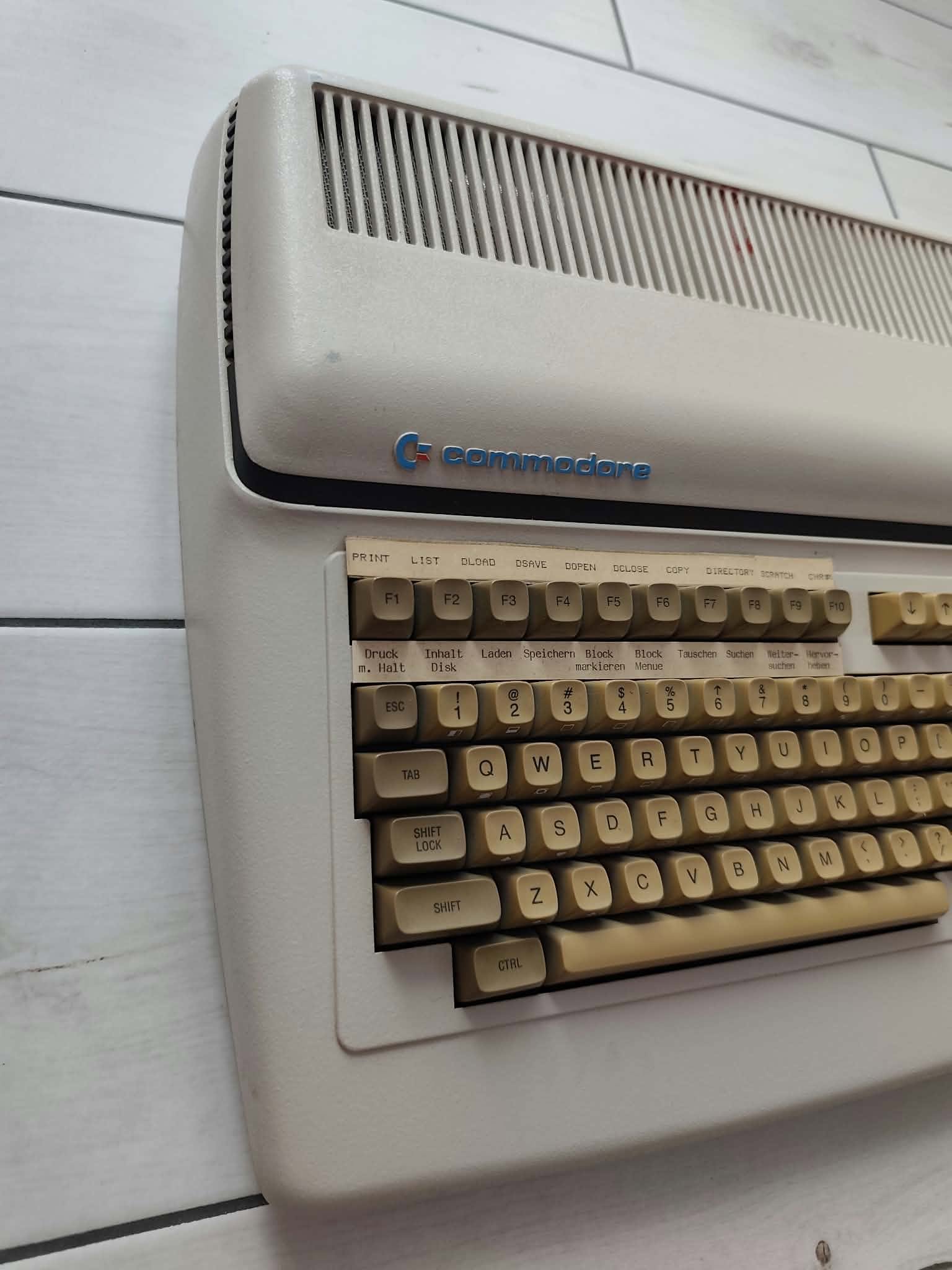 Commodore CBM-II B500